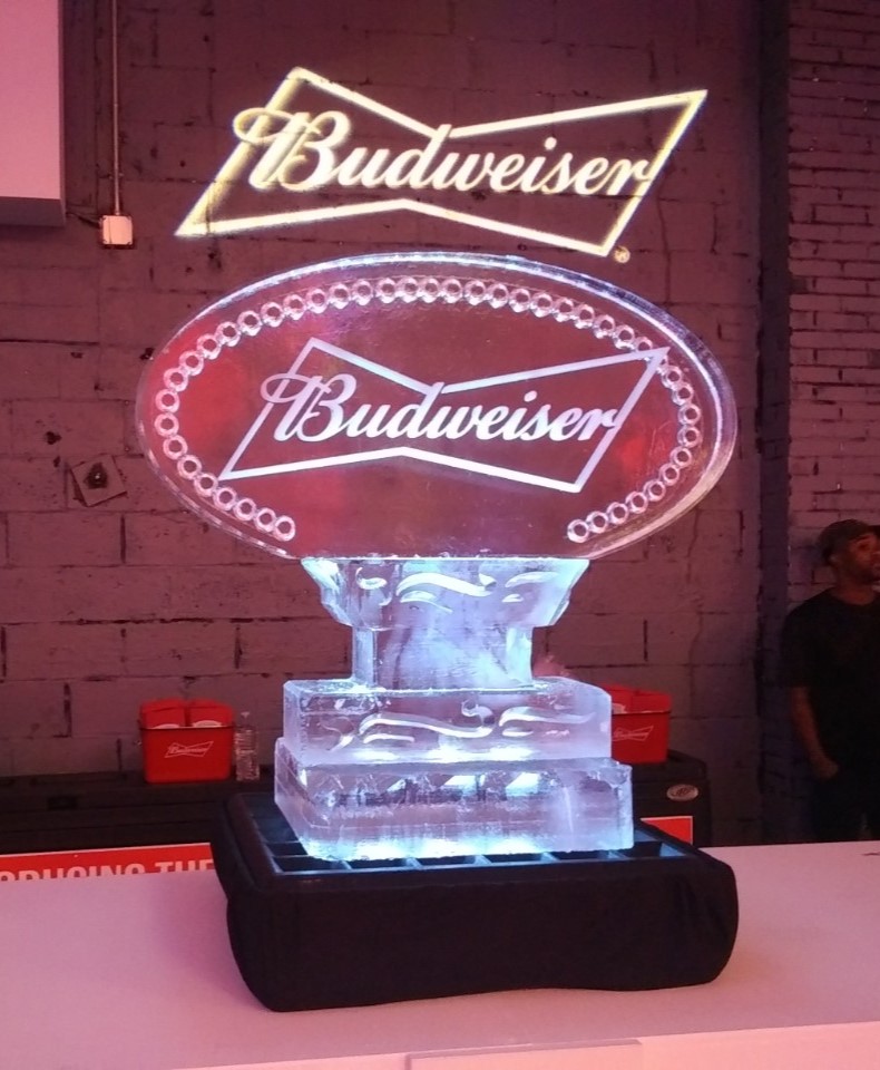 1 block Budweiser Budweiser logo art ice sculpture